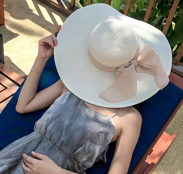 炎热的八月份要怎么戴帽子
